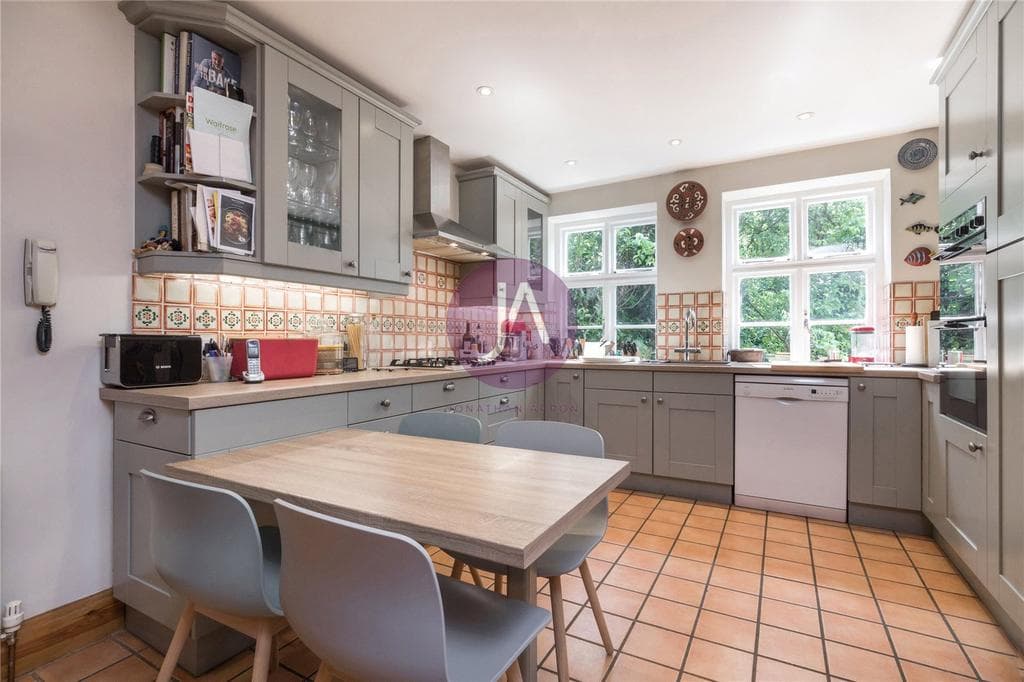 Rotherwick Road, Hampstead Garden Suburb, London, NW11 - Image 4