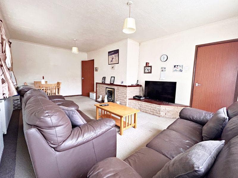 Woodland Close, Drakes Broughton - Image 2