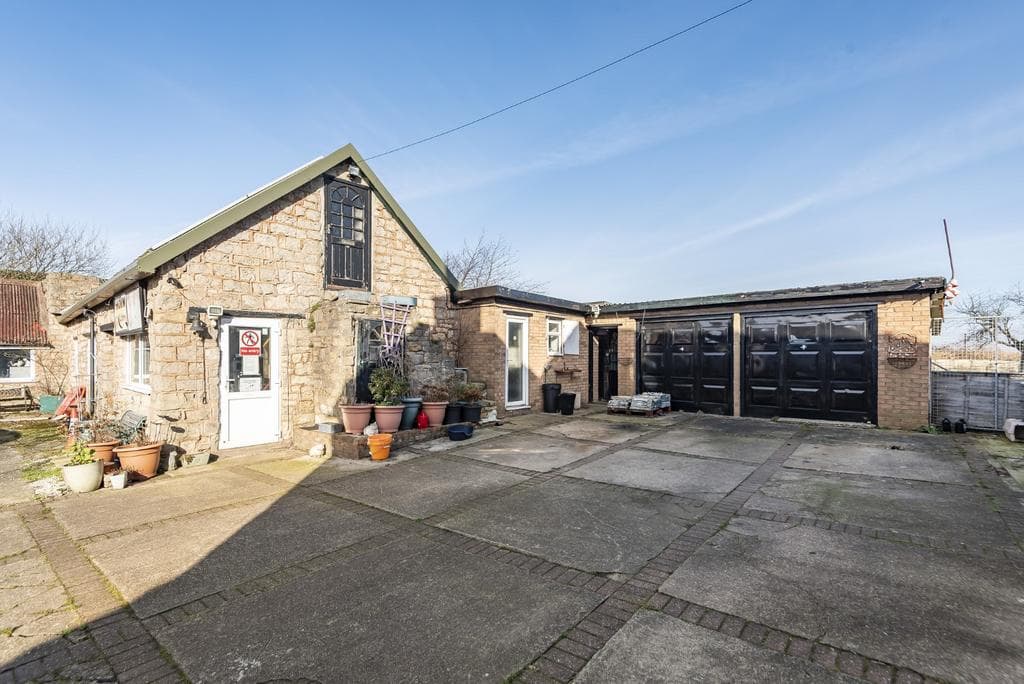 Clowne DERBYSHIRE - Image 2