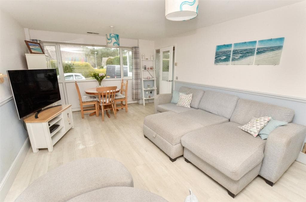 Uplands Road, West Moors, Ferndown, Dorset, BH22 - Image 5