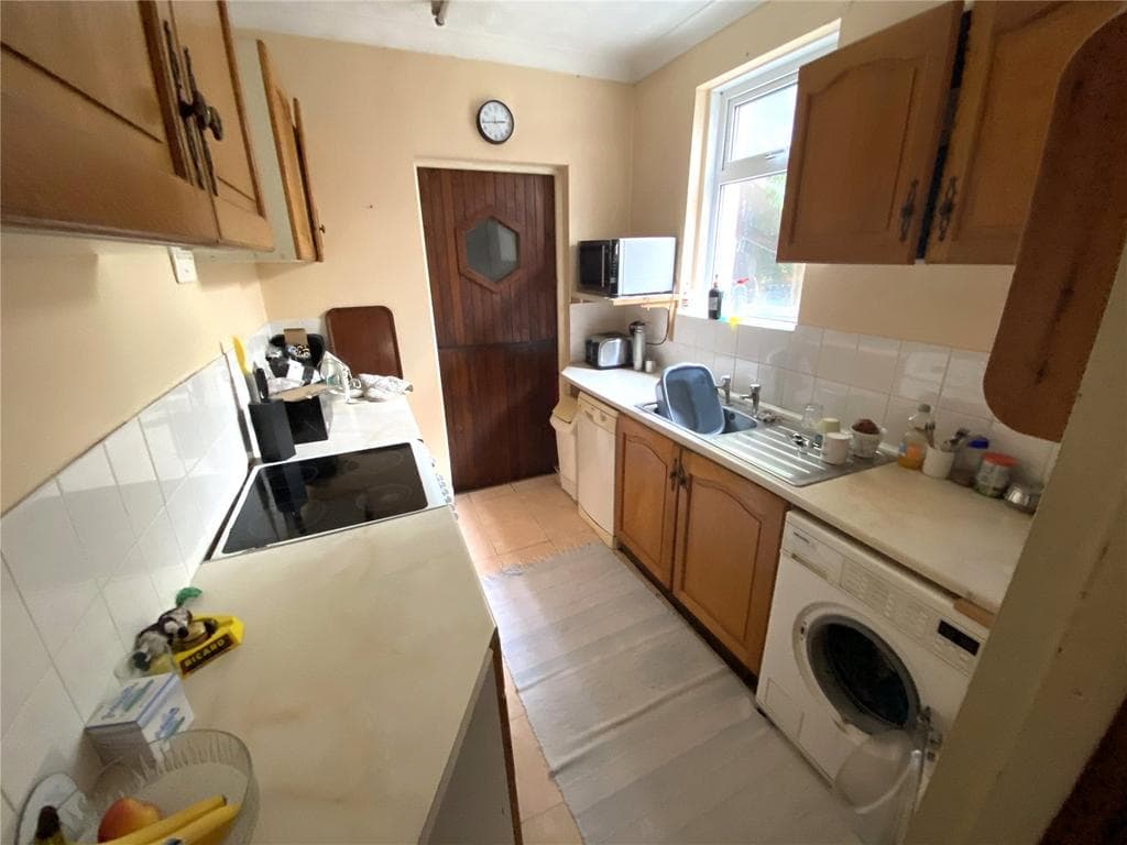 Moore Avenue, West Howe, Bournemouth, Dorset, BH11 - Image 2