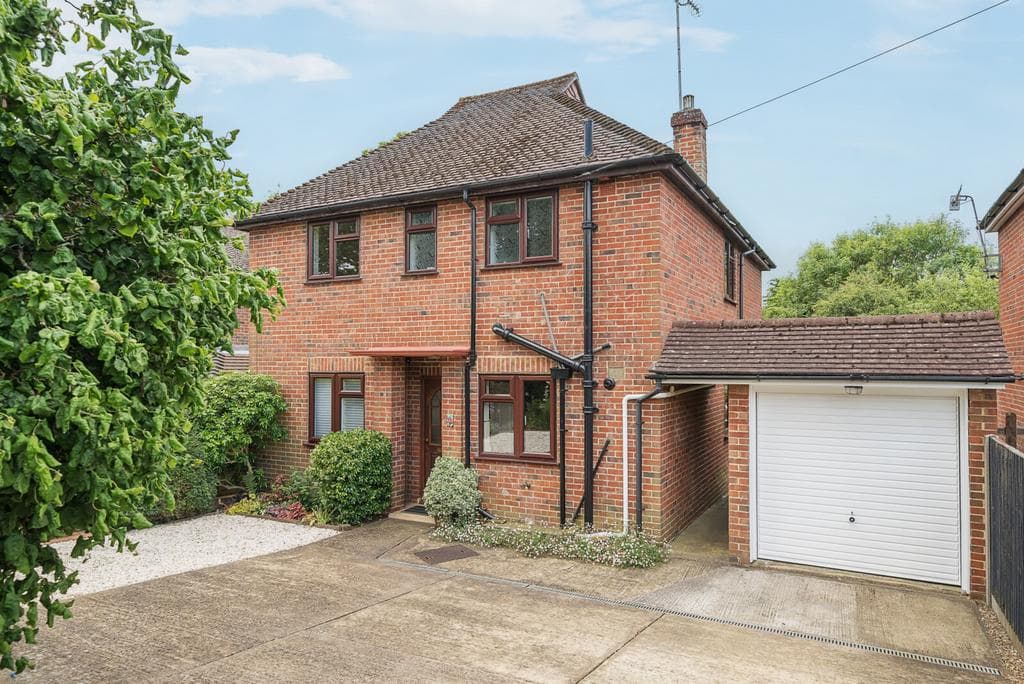 Oak Tree Road, Milford, Godalming, GU8 - Image 1