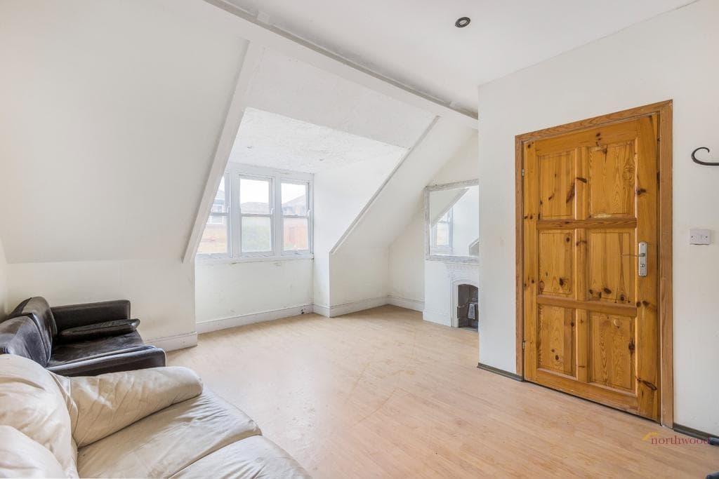 London Road, St Albans, AL1 - Image 5