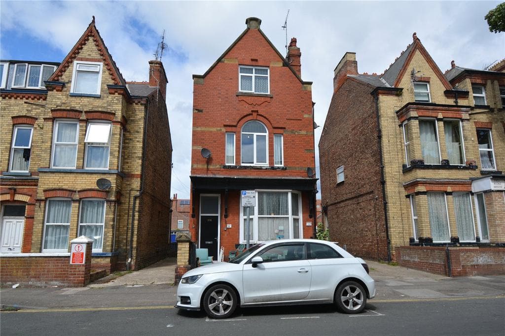 Tennyson Avenue, Bridlington, East Yorkshire, YO15 - Image 1