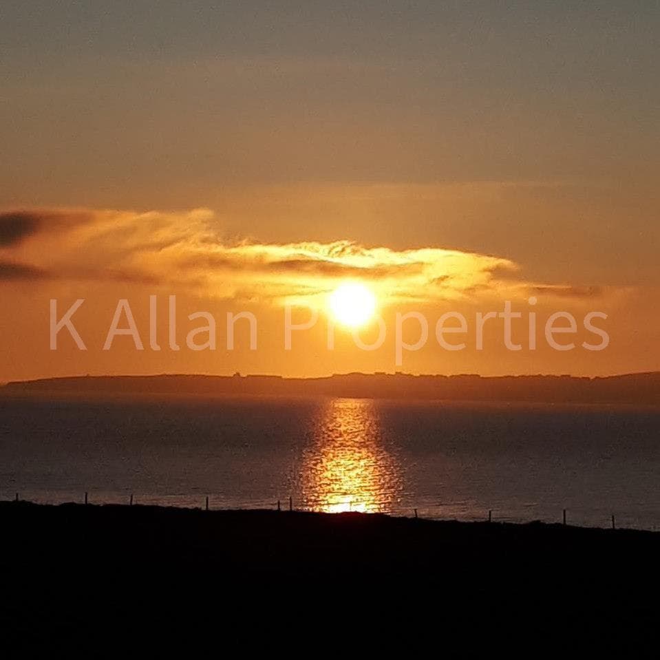 Button - Ben , Button Road, Stenness - Image 3