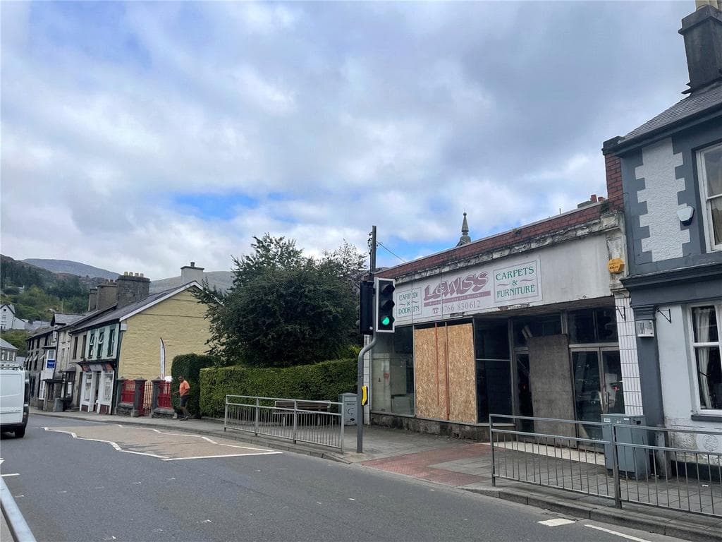 High Street, Blaenau Ffestiniog, Gwynedd, LL41 - Image 4