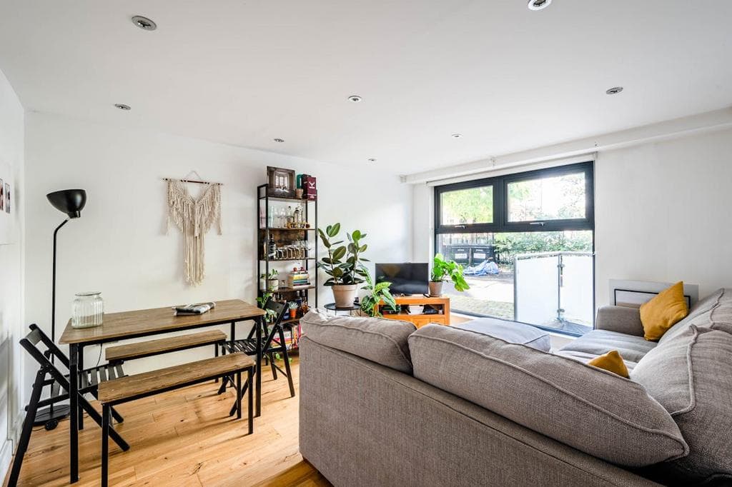 228 Dalston Lane, Hackney, E8 1LA - Image 2