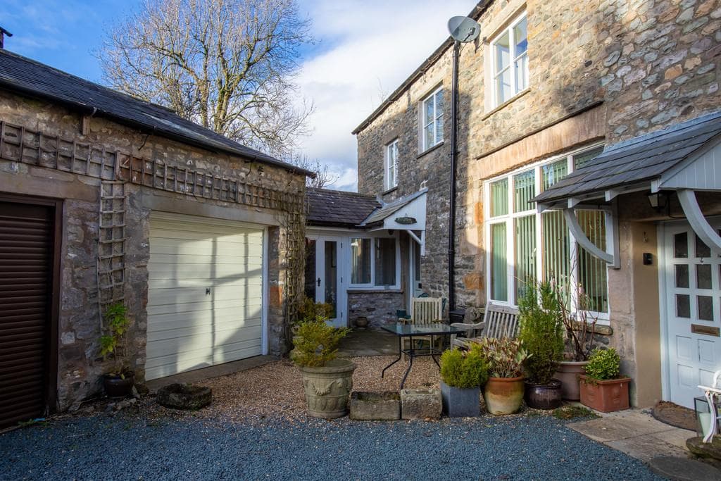The Barn , Back Lane, Kirkby Lonsdale, LA6 2AP - Image 1