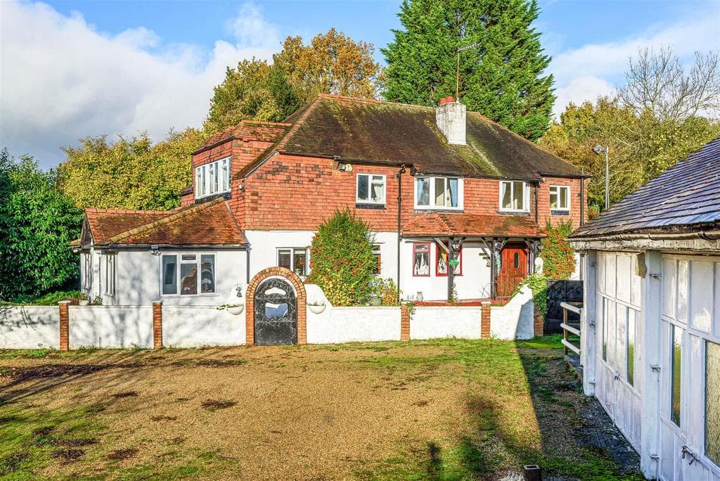 Common Lane, Radlett WD7 - Image 3