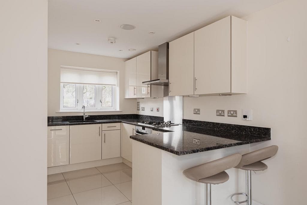 Glanville Way, Epsom - Image 5