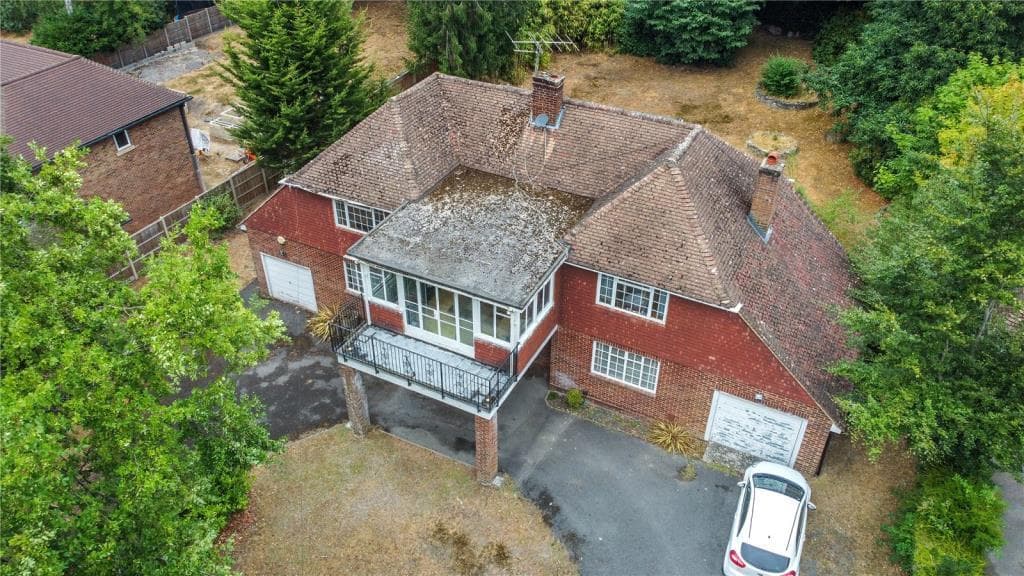 Camberley,  Surrey,  GU15 - Image 1