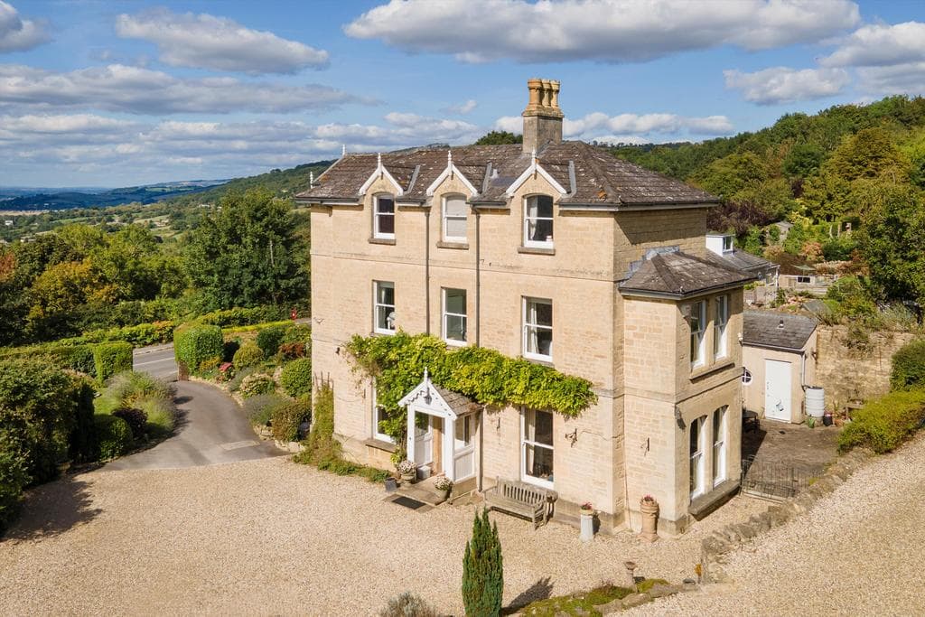 Cleeve Hill, Cheltenham, Gloucestershire, GL52 - Image 4