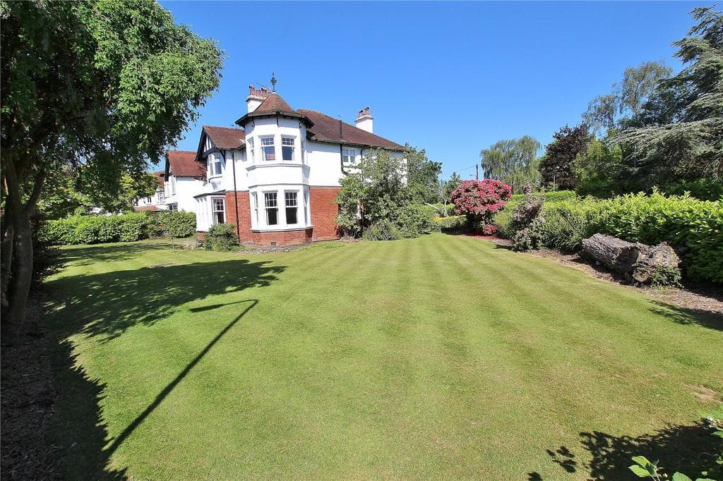 Hollybush Road, Cyncoed, Cardiff, CF23 - Image 2