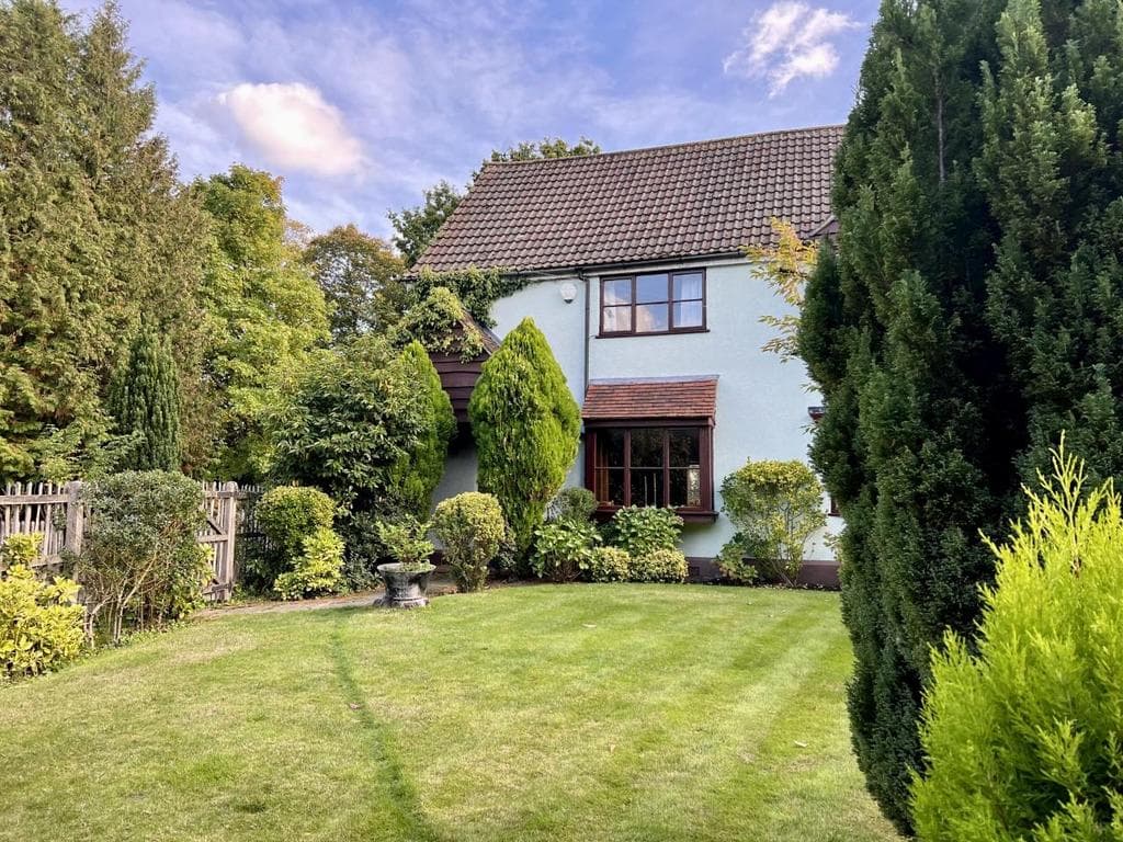 Hall Lane, Shenfield, Brentwood - Image 1
