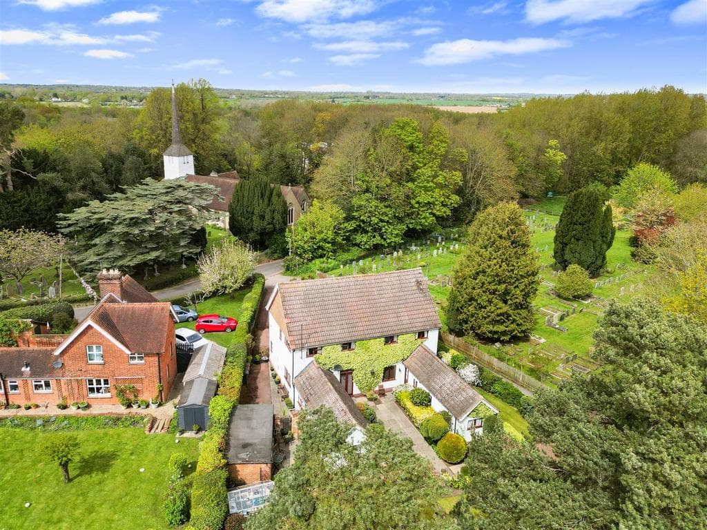 Hall Lane, Shenfield, Brentwood - Image 3