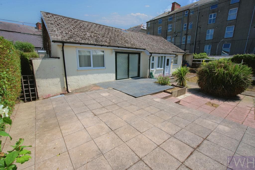 Queensway, Manor Avenue, Pwllheli - Image 1