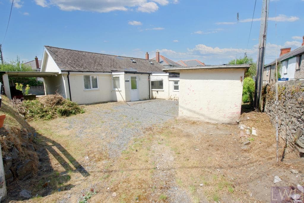 Queensway, Manor Avenue, Pwllheli - Image 3