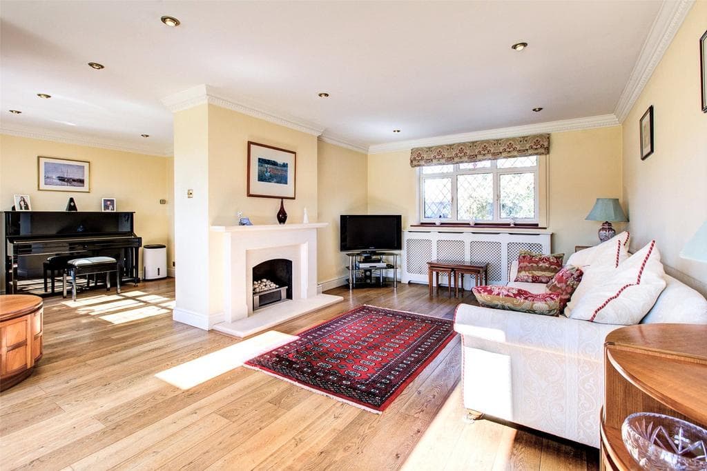 Chiltern Hill, Chalfont St. Peter, Gerrards Cross, Buckinghamshire, SL9 - Image 4