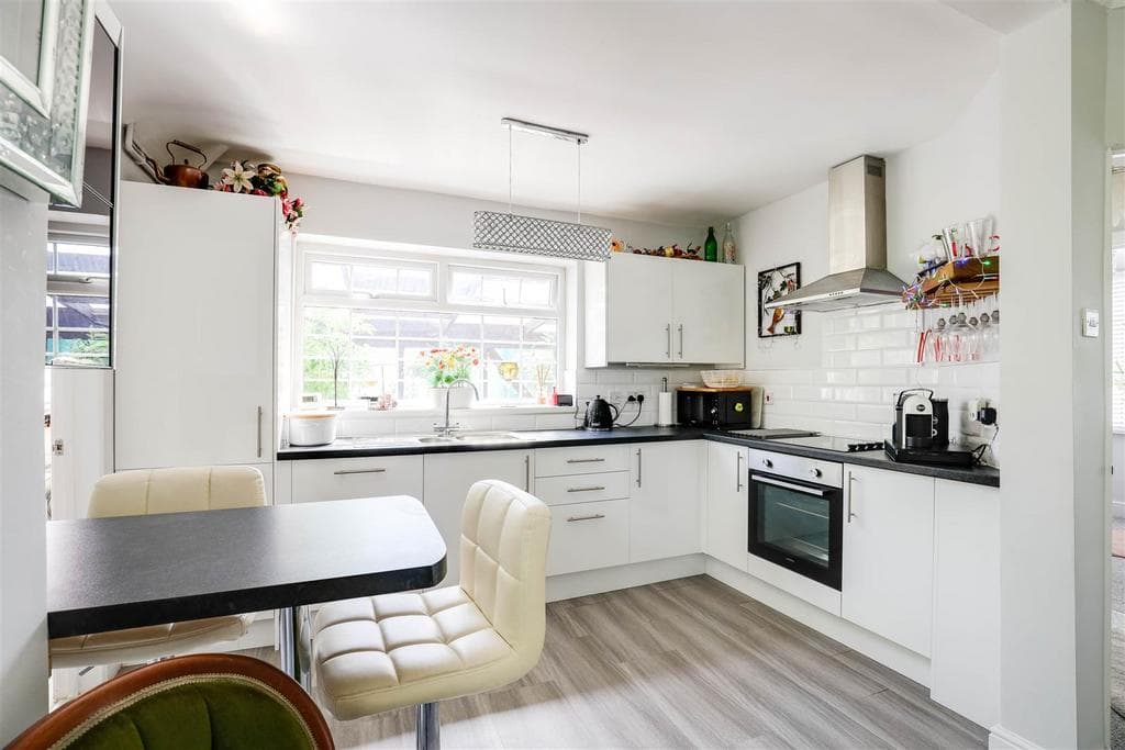 Greenfield Avenue, Whitchurch, Cardiff - Image 2