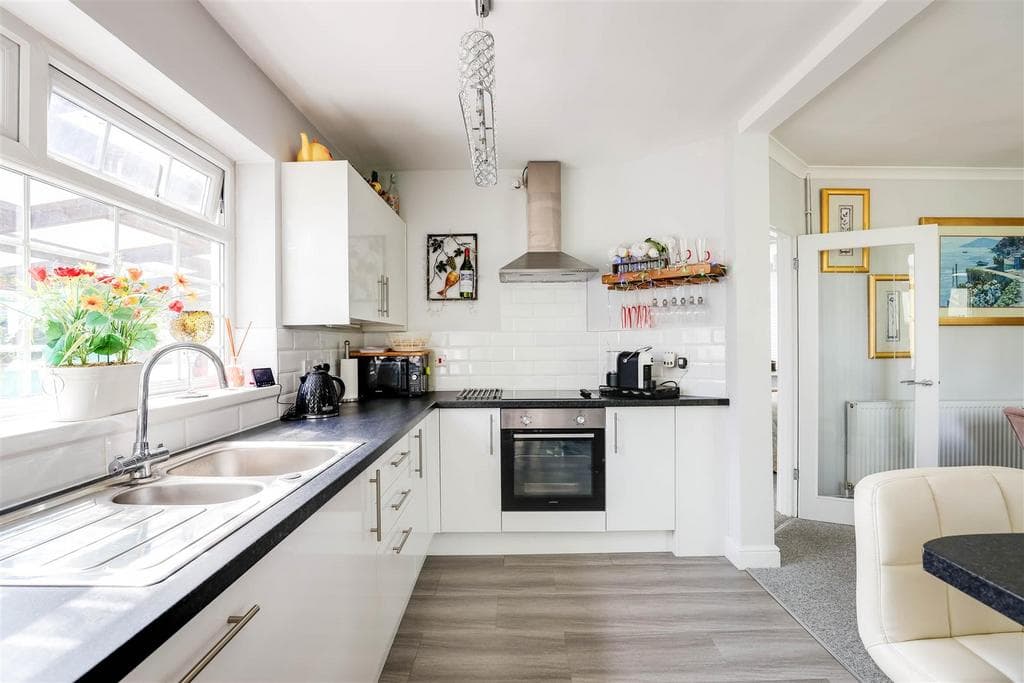 Greenfield Avenue, Whitchurch, Cardiff - Image 4