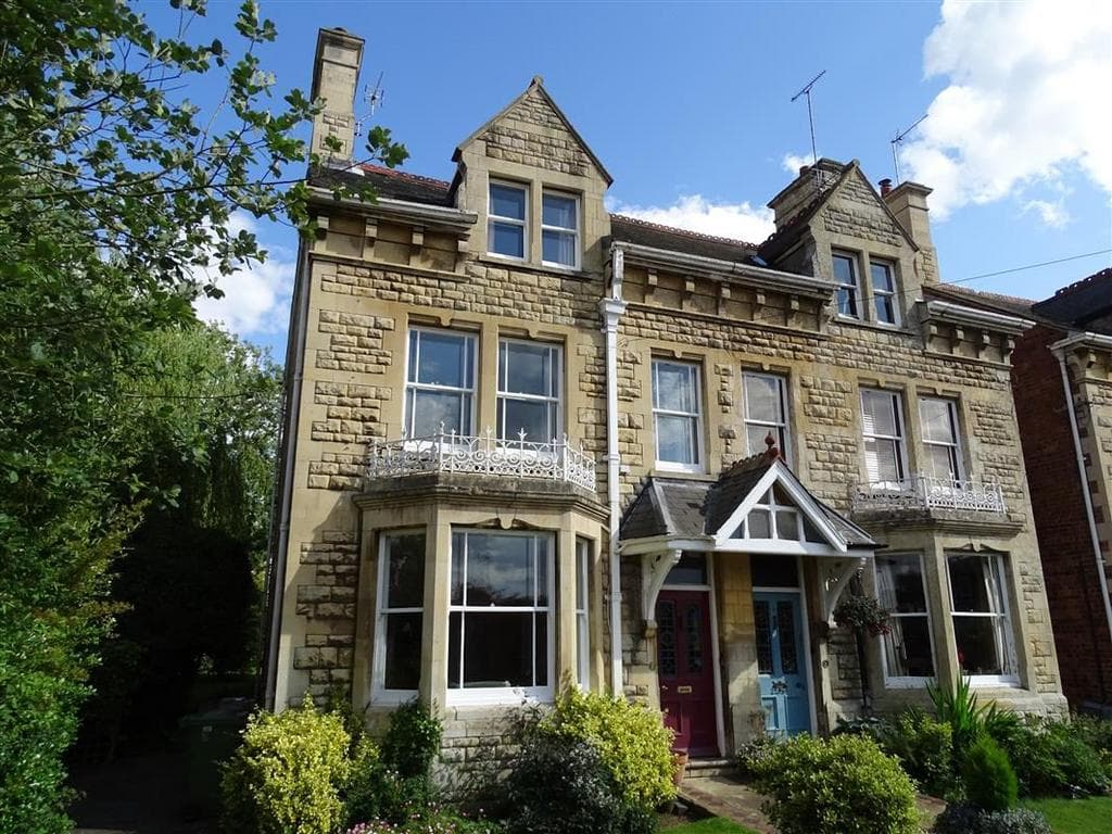 Primrose Villas: Wothorpe - Image 1