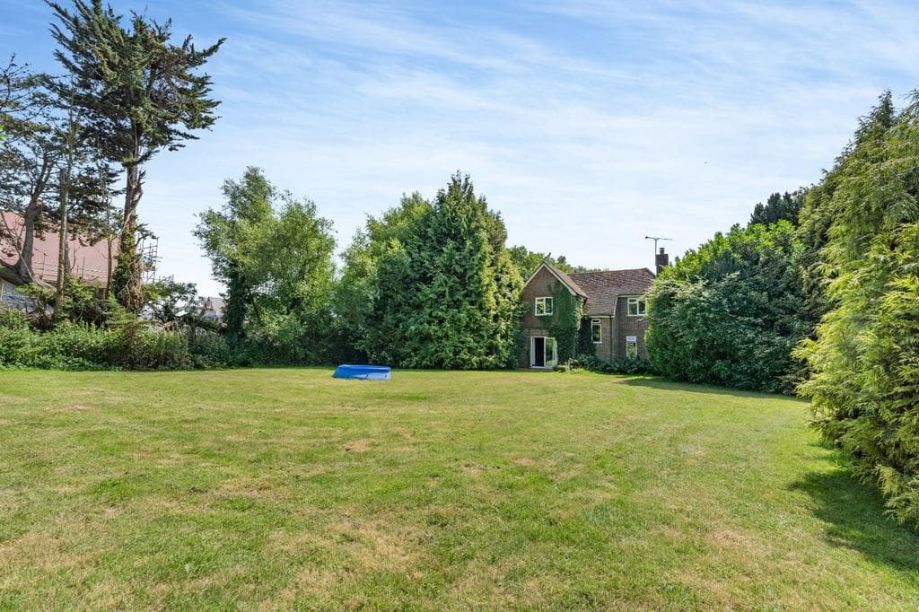 Barnham Road, Eastergate, Chichester, West Sussex - Image 4