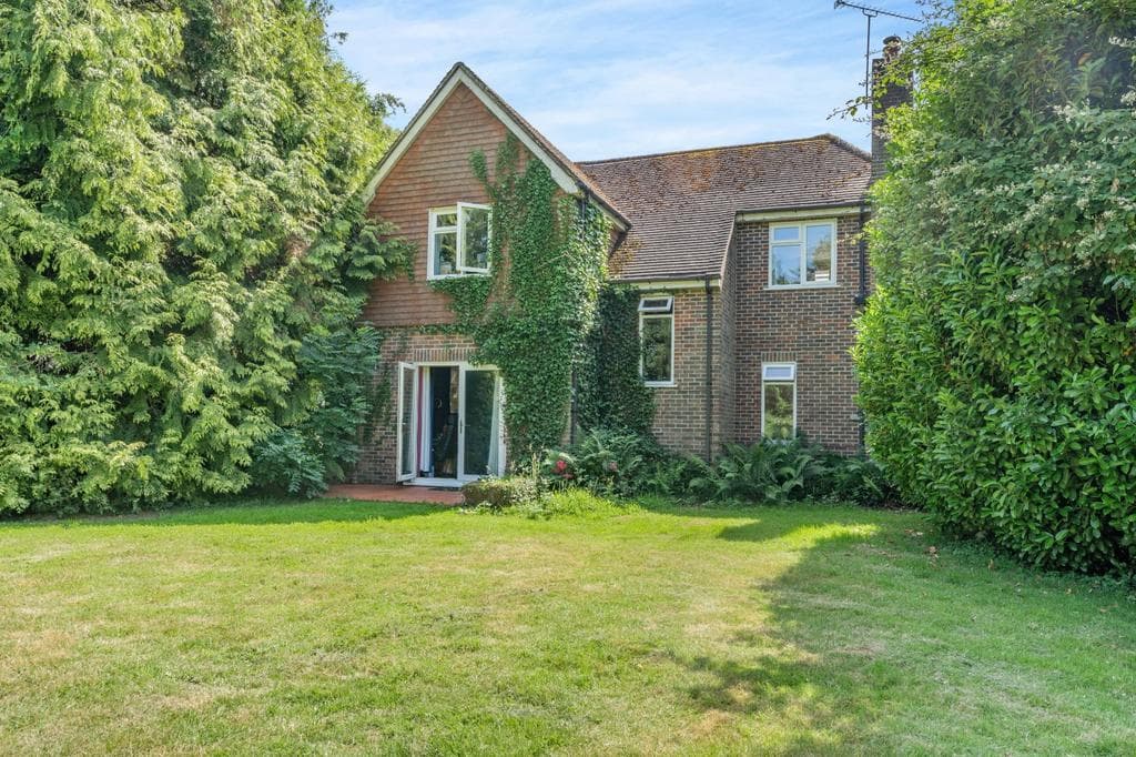 Barnham Road, Eastergate, Chichester, West Sussex - Image 5