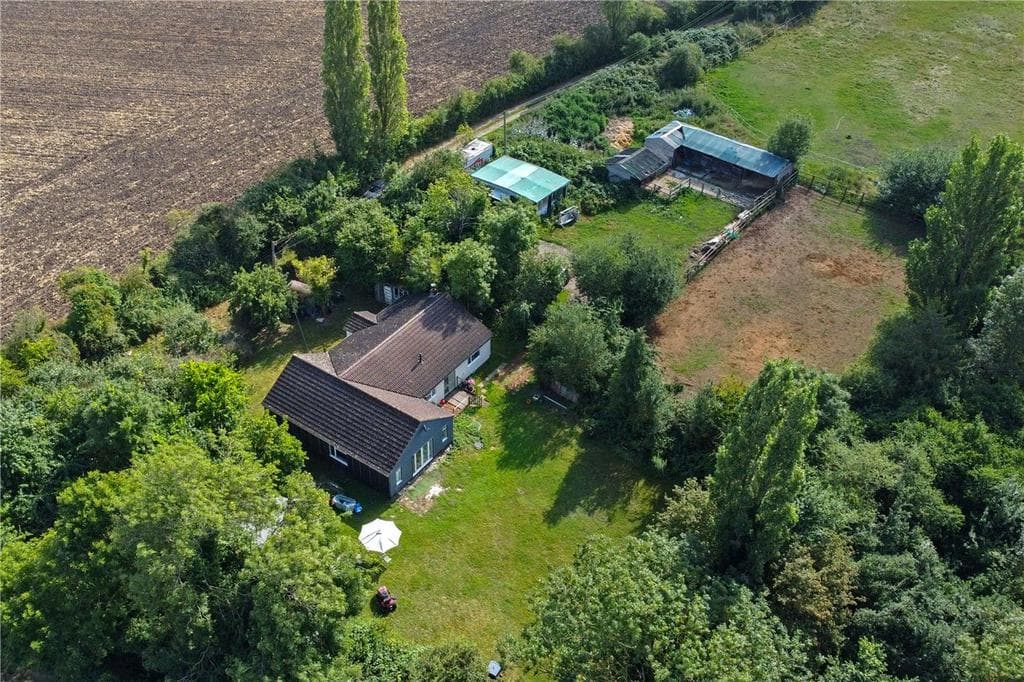 Comberton Road, Harlton, Cambridge, CB23 - Image 1
