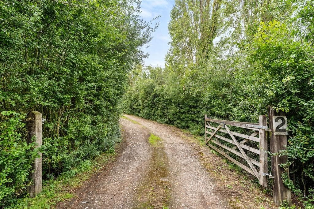 Comberton Road, Harlton, Cambridge, CB23 - Image 2