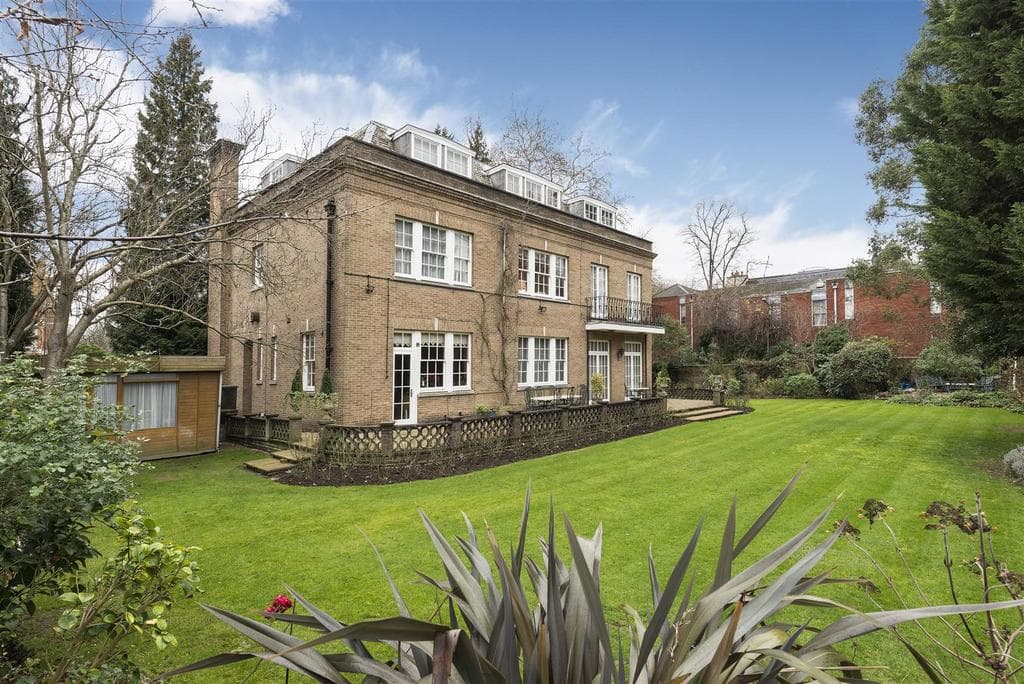 Avenue Road, NW8 - Image 1