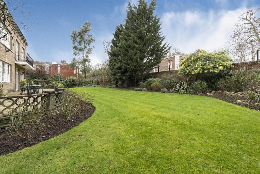 Avenue Road, NW8 - Image 2