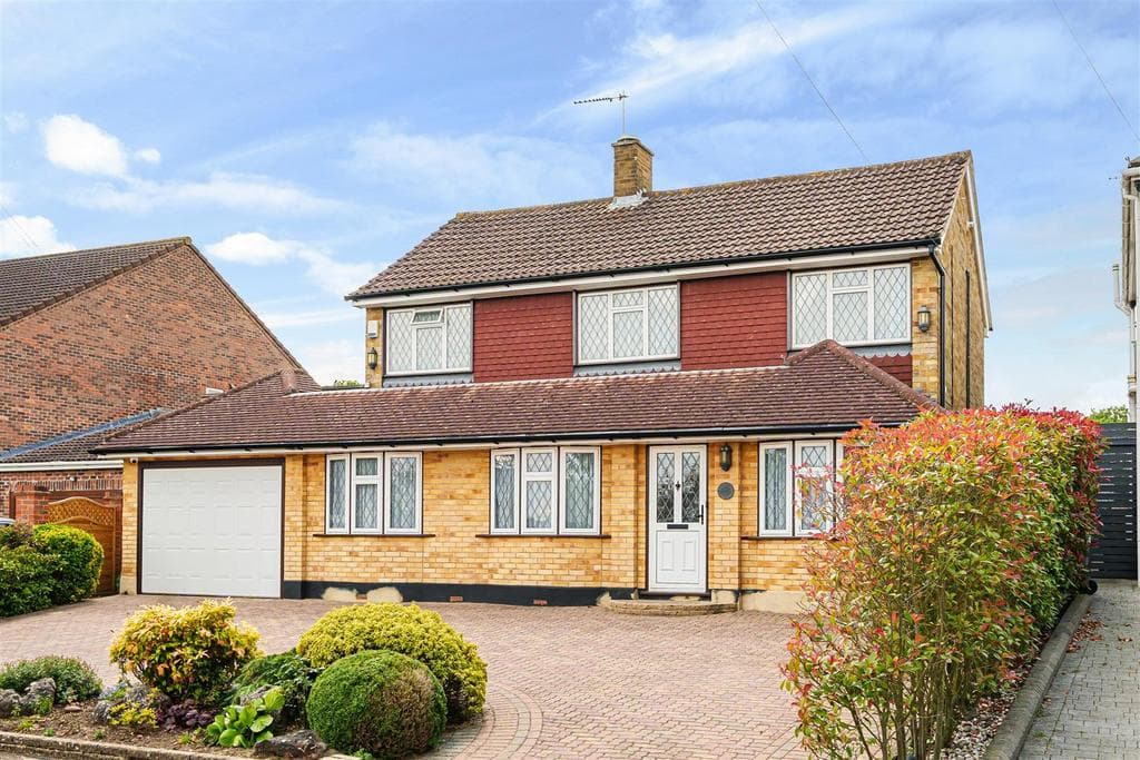 Lodge Avenue, Elstree Borehamwood WD6 - Image 1