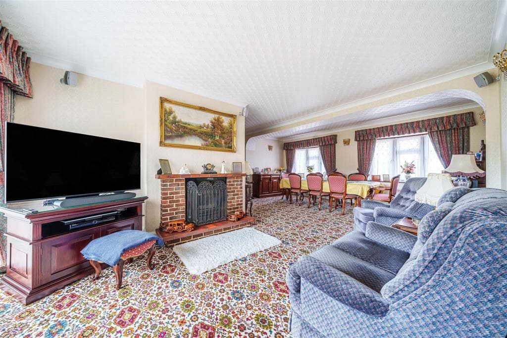 Lodge Avenue, Elstree Borehamwood WD6 - Image 4