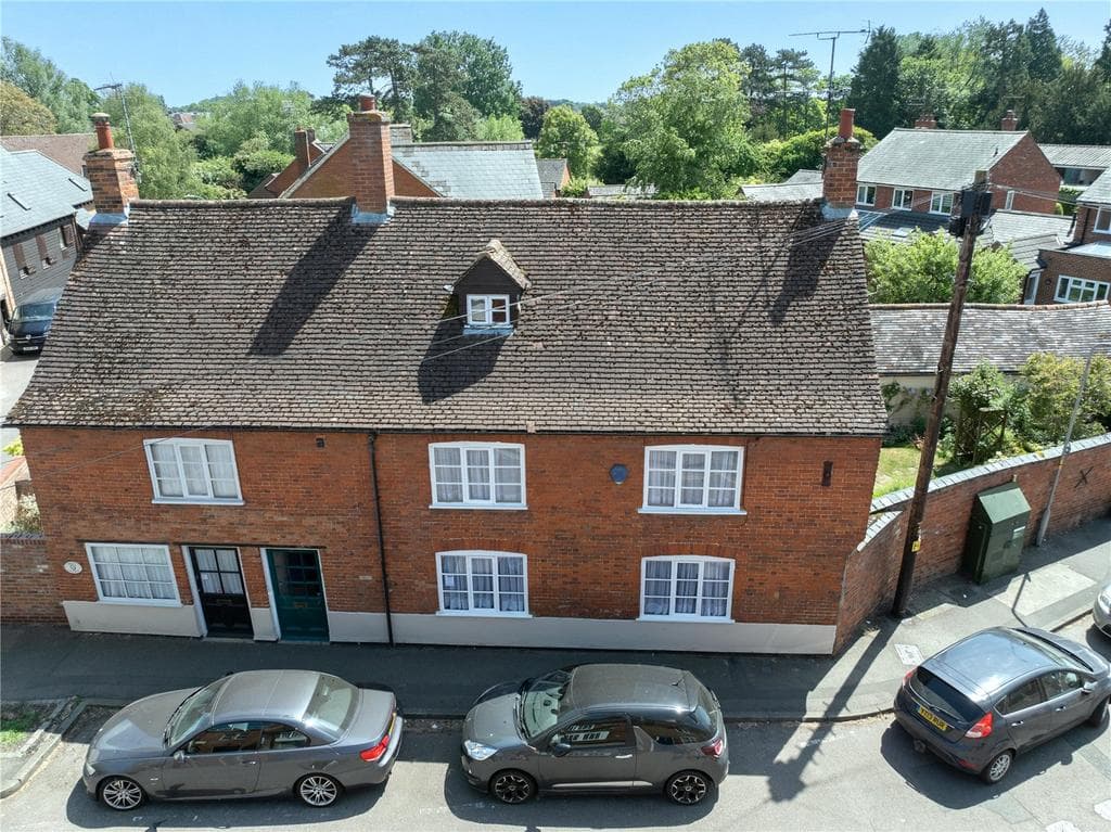 Silver Street, Newport Pagnell, Buckinghamshire, MK16 - Image 1