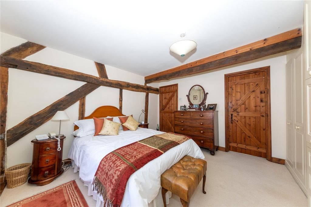 Silver Street, Newport Pagnell, Buckinghamshire, MK16 - Image 3