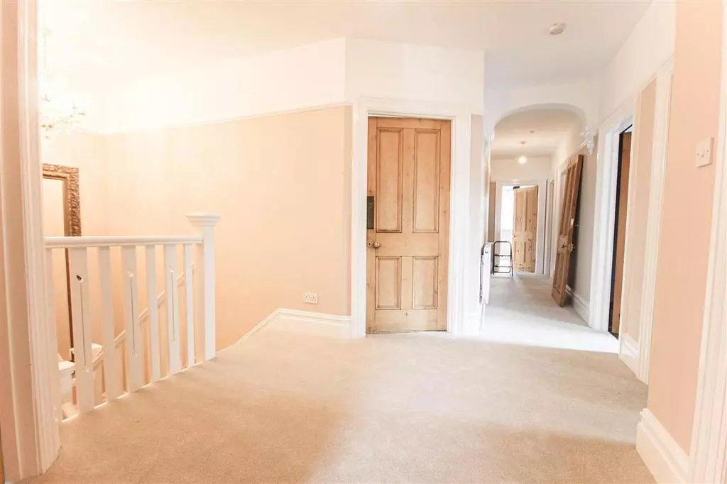 Upper Shirley Avenue, Southampton - Image 7