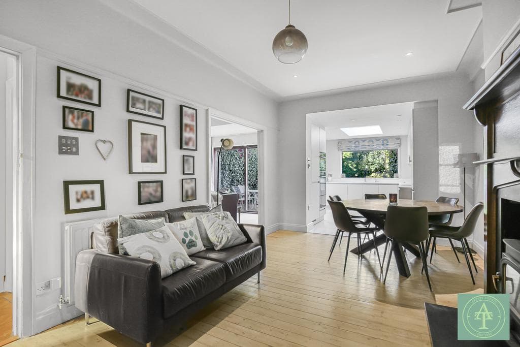 The Ridgeway, London, N14 - Image 2