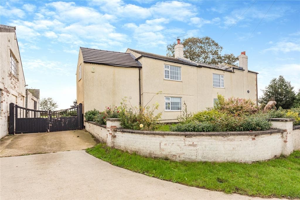 Asperton Farmhouse, Wigtoft, Boston, Lincolnshire, PE20 - Image 3