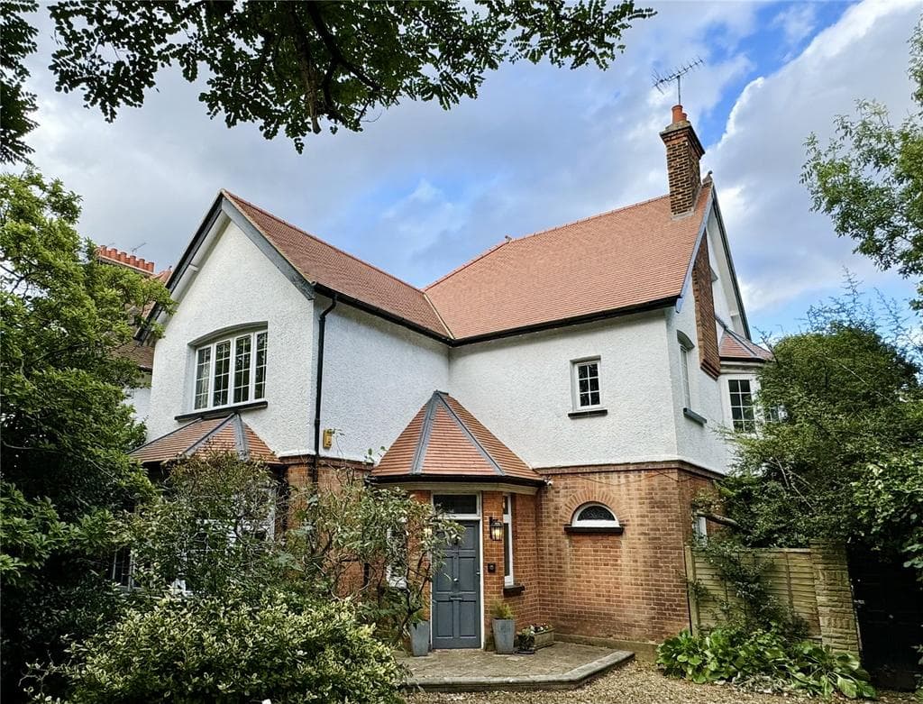 Wellington Road, Enfield, EN1 - Image 1