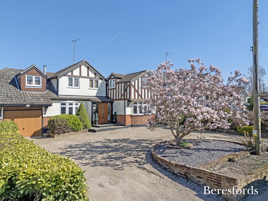 Rayleigh Road, Hutton, CM13 - Image 2