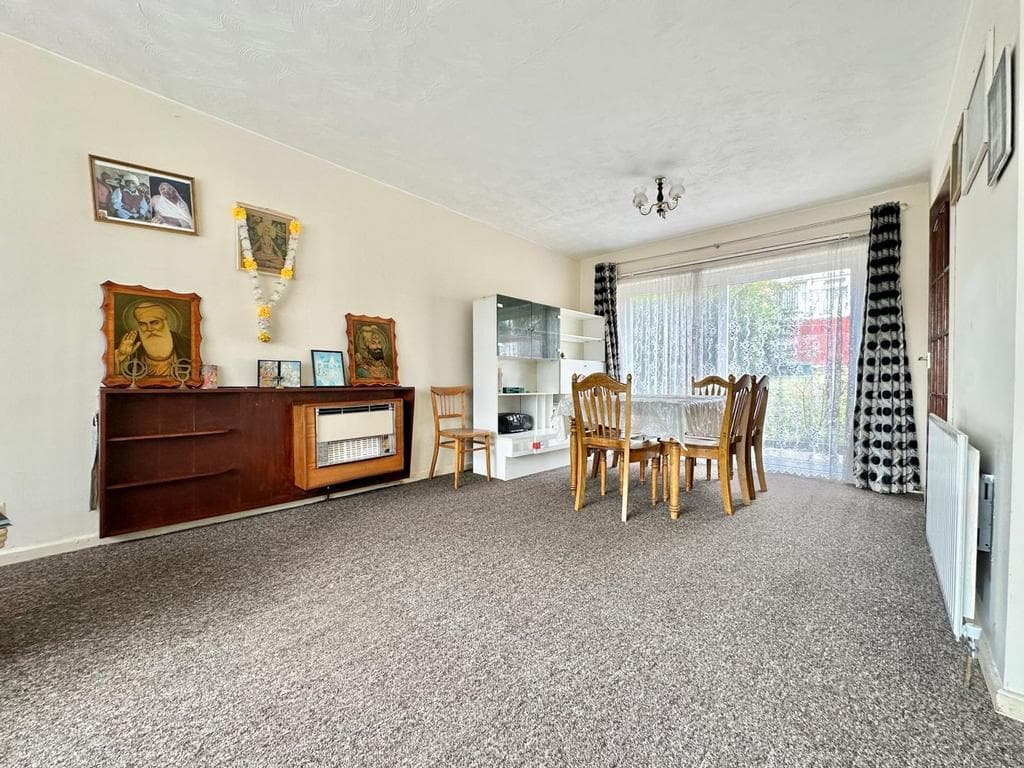 Foxcroft Close, Leicester, LE3 - Image 2