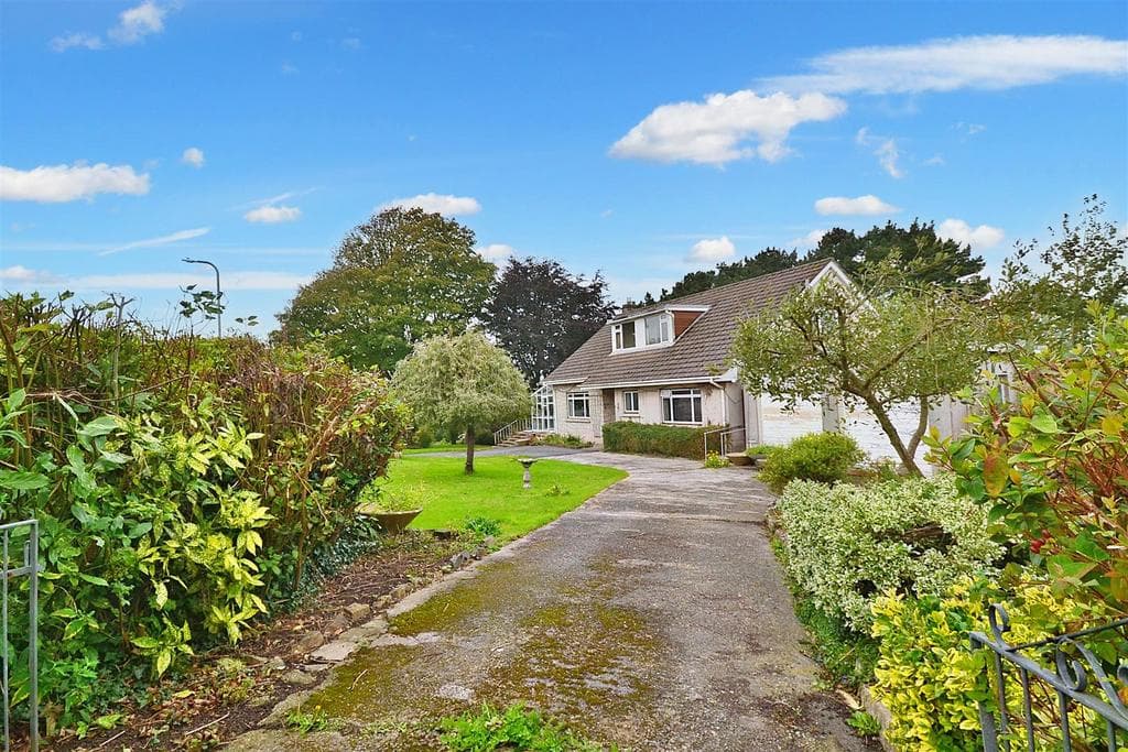 Uzmaston Road, Haverfordwest - Image 1