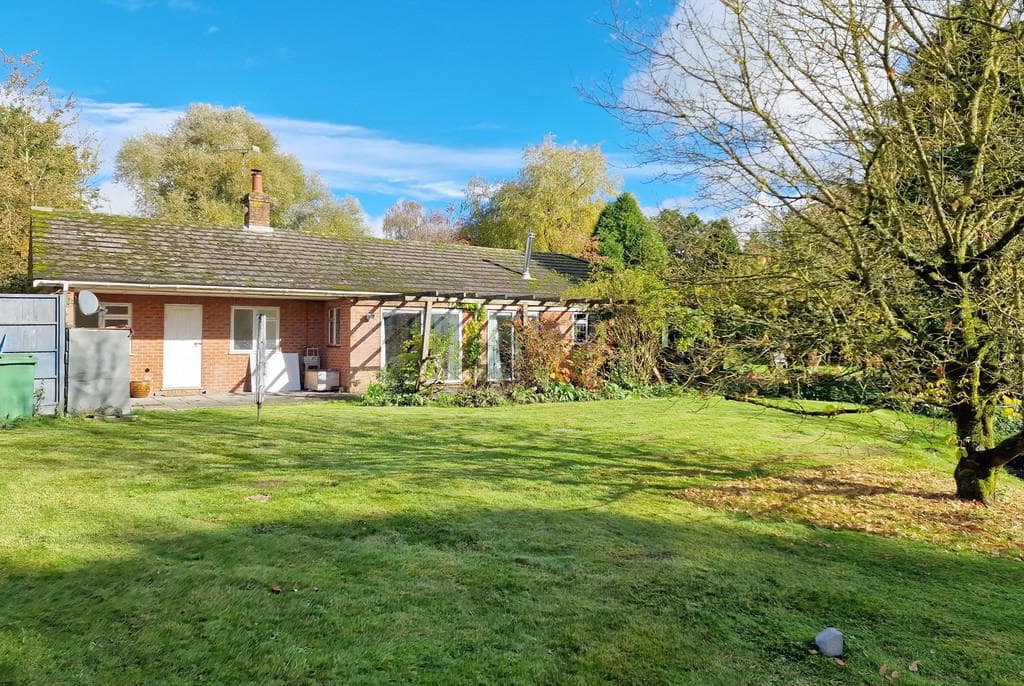 Alresford Road, Alresford SO24 - Image 2