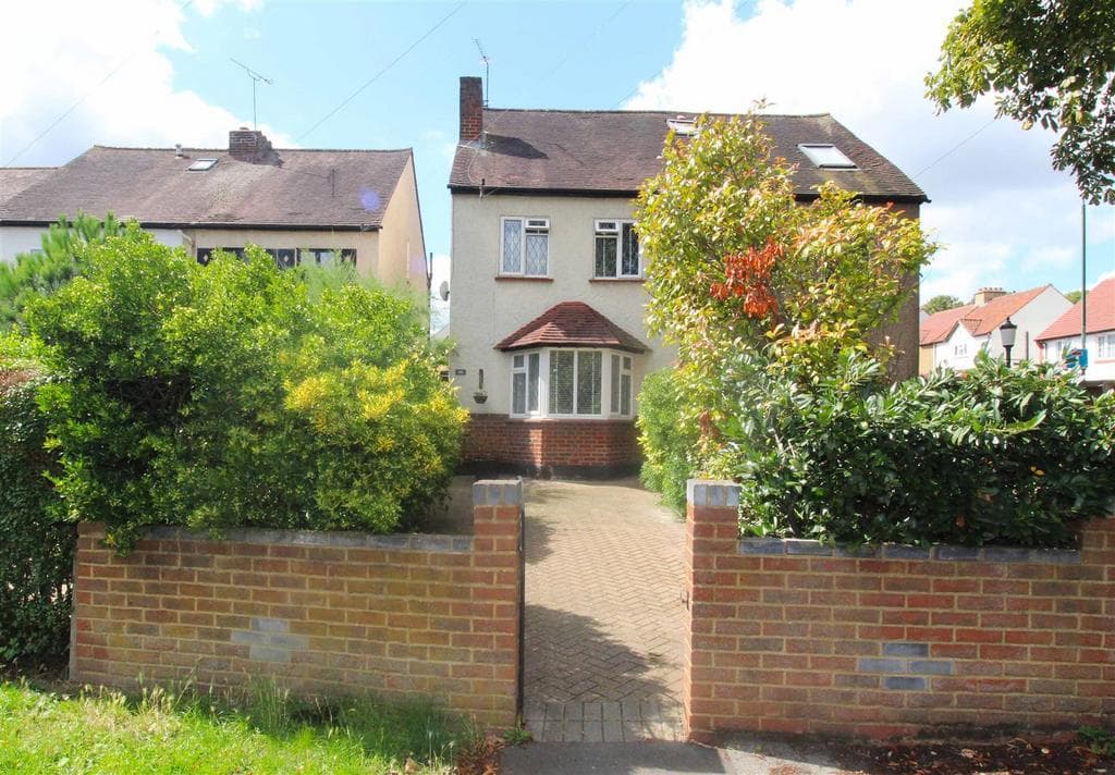 Sutton Common Road, Sutton - Image 1