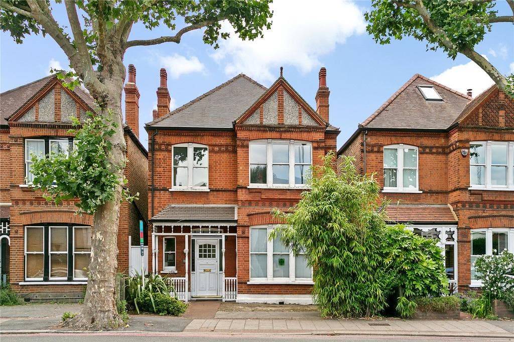 Mortlake Road, Kew, Surrey, TW9 - Image 1