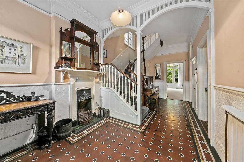 Mortlake Road, Kew, Surrey, TW9 - Image 2