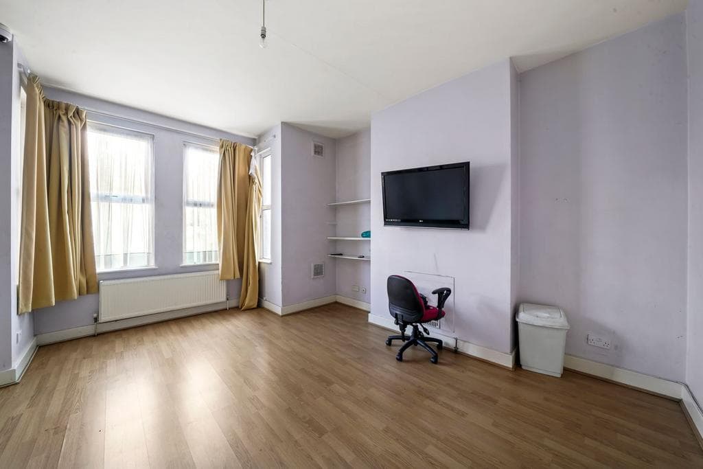 Riffel Road, London NW2 - Image 5