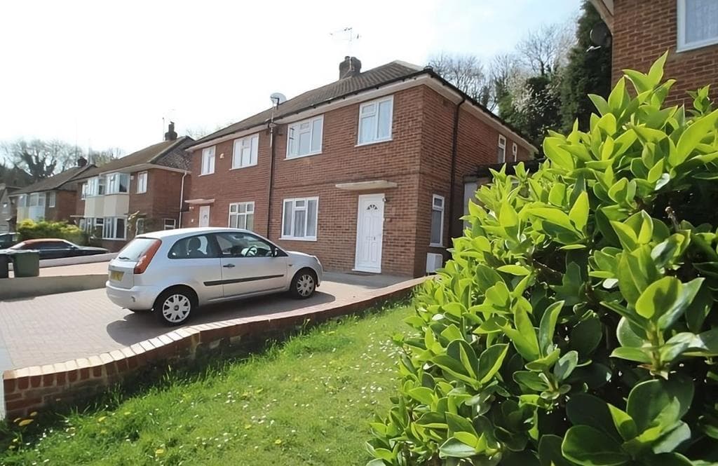 High Wycombe,  Buckinghamshire,  HP13 - Image 1