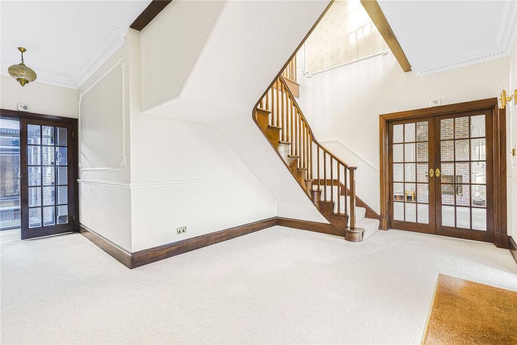 Brookmans Avenue, Brookmans Park, Hertfordshire, AL9 - Image 2