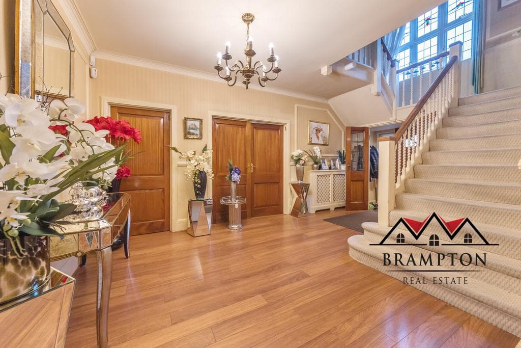 Manor Hall Avenue, London, NW4 - Image 2